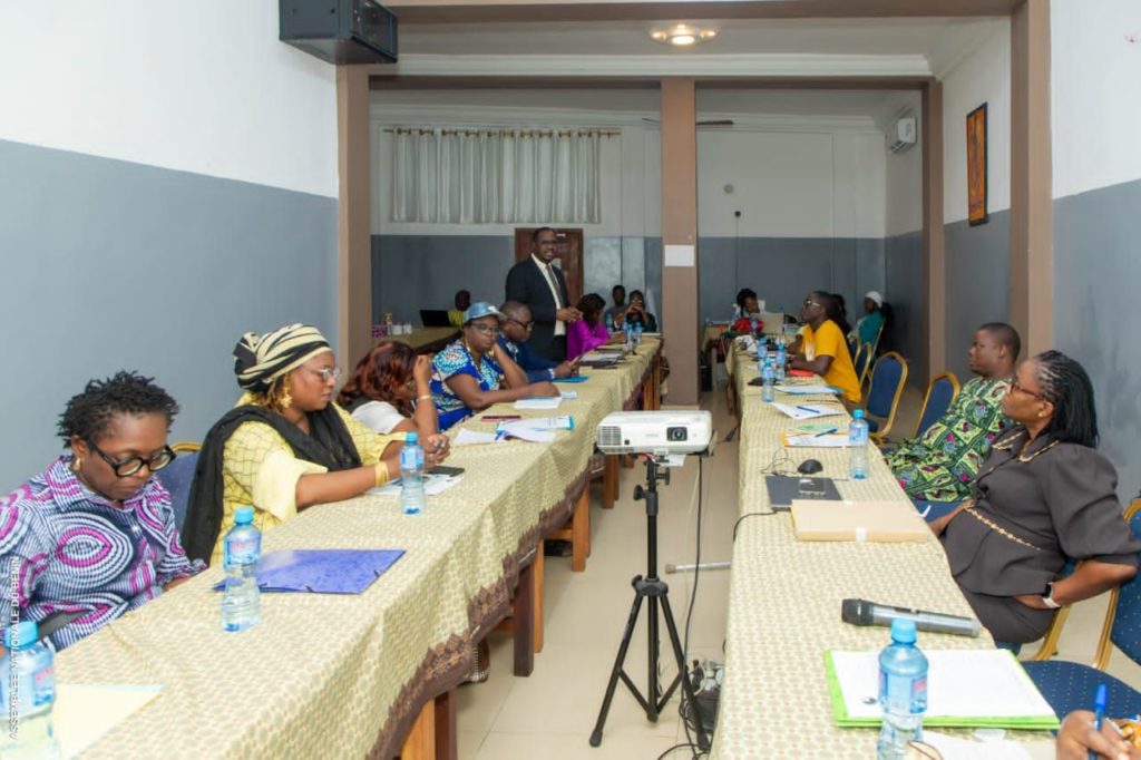 Recommandations issues de la première session du groupe thématique genre et protection sociale : Les membres du comité de pilotage et du secrétariat technique de la Cellule Focale Genre de l&rsquo;Assemblée nationale outillés