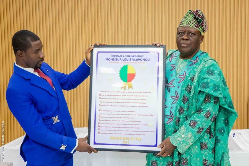 Distinction honorifique : Louis Gbèhounou Vlavonou reçoit le Prix Oscar de l’Excellence et de Meilleur Président d’institutions