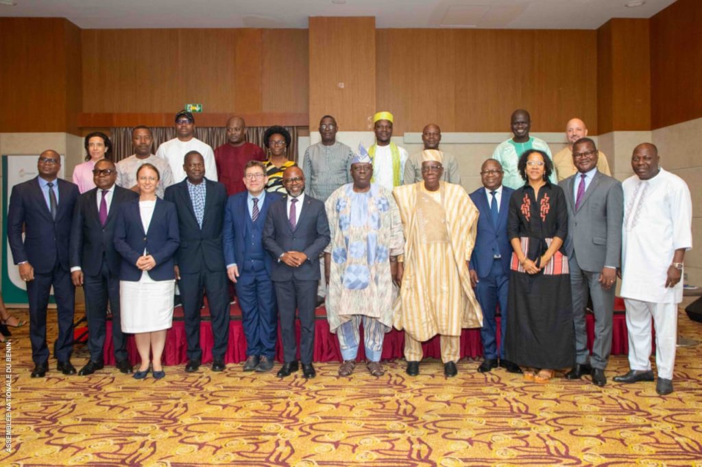 Transmission de la note de plaidoyer sur l’Économie Sociale et Solidaire au Conseil Économique et Social : Le Président VLAVONOU a ouvert les travaux à Golden Tulip