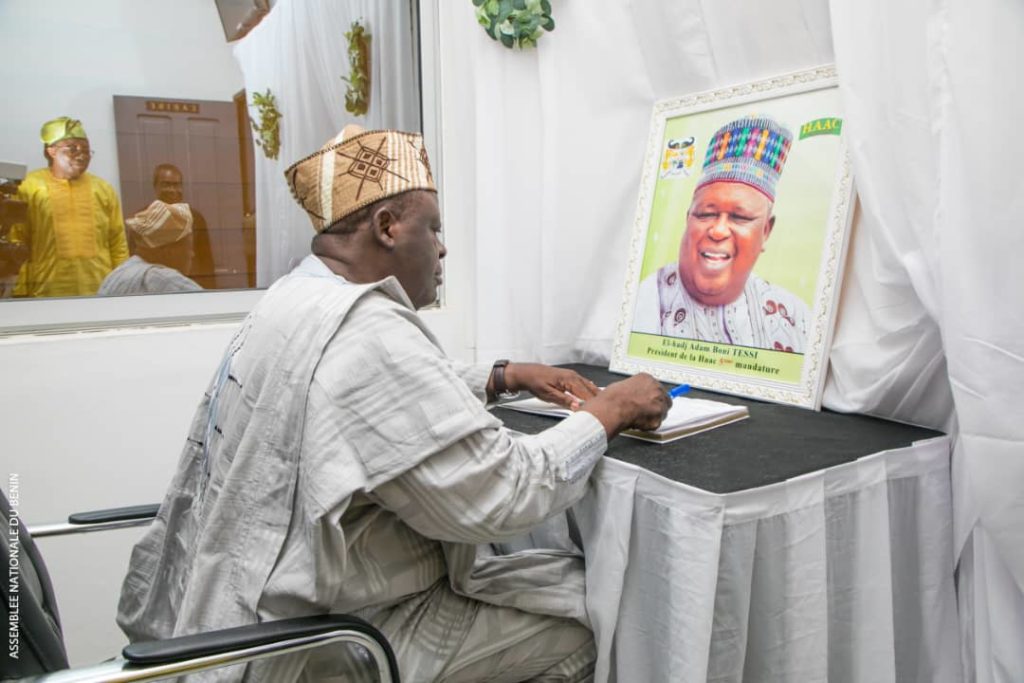 Hommage national à Adam Boni TESSI : Le Président VLAVONOU salue une vie d’engagement et de sagesse