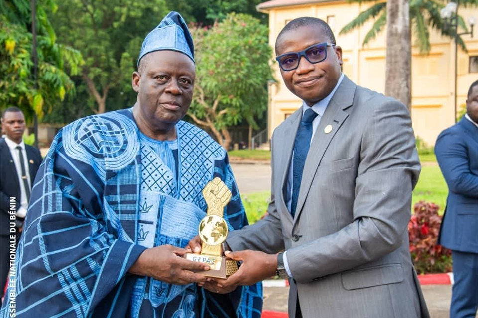 Pour ses contributions remarquables à la lutte contre la corruption : Louis Gbéhounou Vlavonou distingué par l’Organisation mondiale des parlementaires