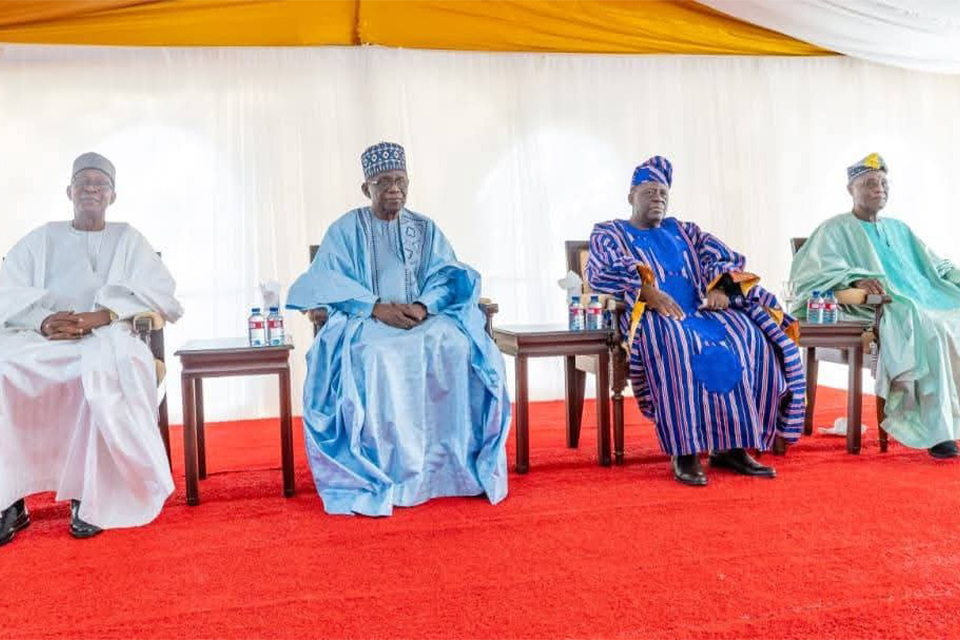 Cérémonie d&rsquo;hommage aux anciens présidents de l&rsquo;Assemblée Nationale : Louis G. Vlavonou salue l&rsquo;héritage des Présidents Amoussou, Idji et Nago