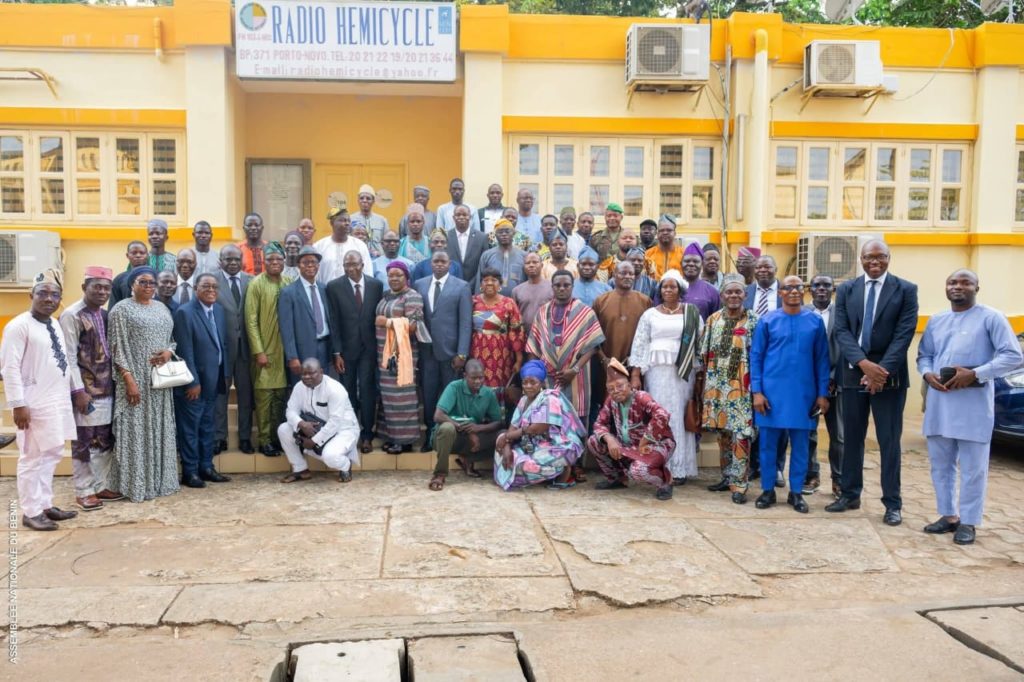 Passations de charges et prises de fonction à l’Assemblée nationale : Le DC Abou Torou et de nouveaux membres du Cabinet du Président Djogbénou s&rsquo;installent